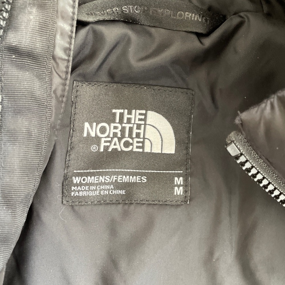 The North Face Womens Aconcagua II Down Parka Jacket Black Hooded Size Medium - Picture 3 of 15